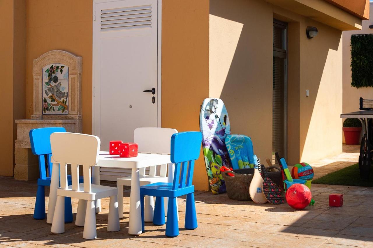 Serena Villa Sant Francesc de s'Estany Exterior photo