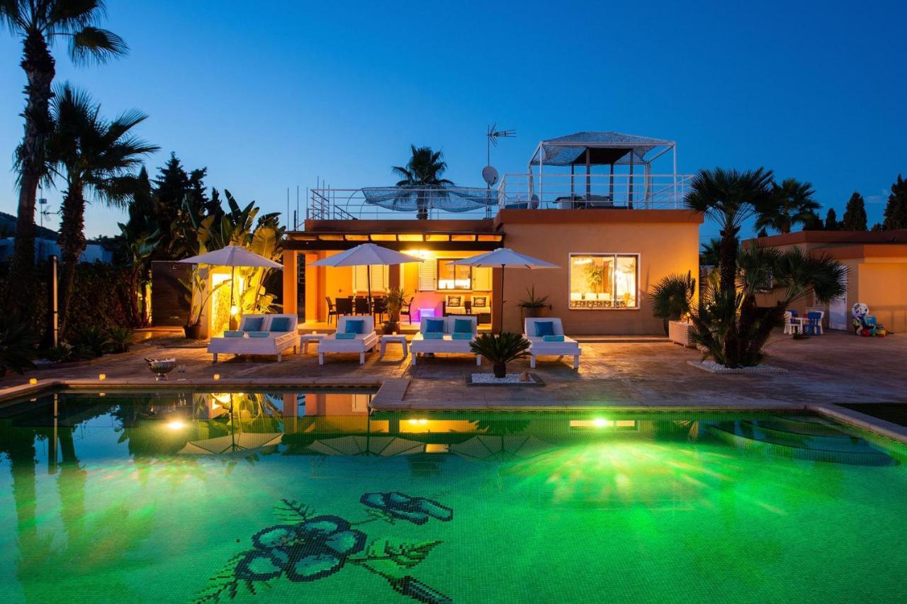 Serena Villa Sant Francesc de s'Estany Exterior photo