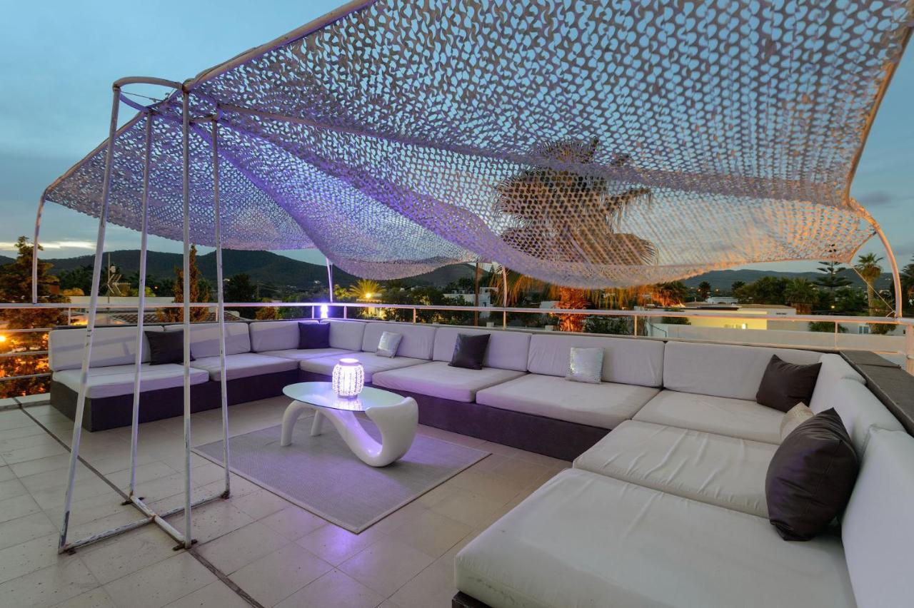 Serena Villa Sant Francesc de s'Estany Exterior photo